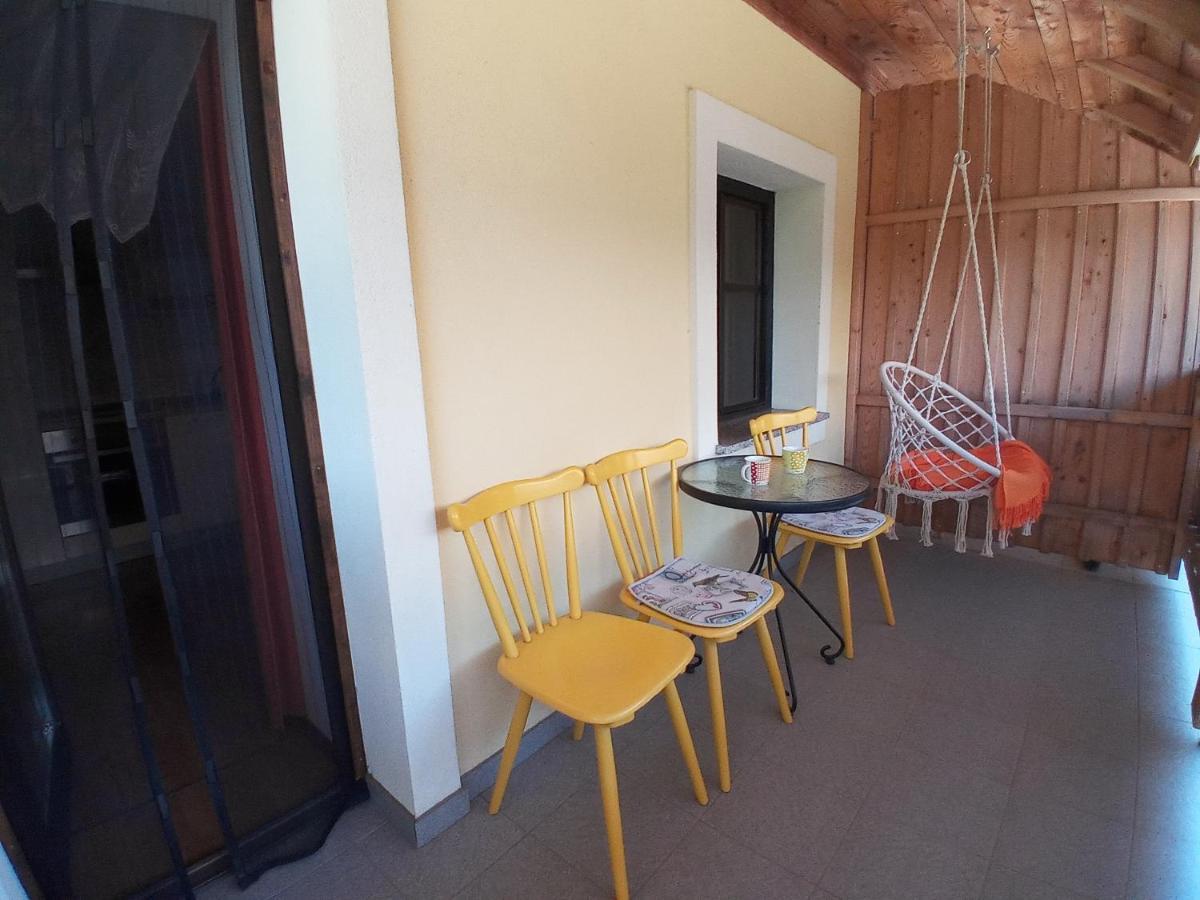 Apartments Cumar เชียร์คโน ภายนอก รูปภาพ
