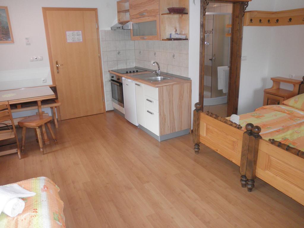 Apartments Cumar เชียร์คโน ภายนอก รูปภาพ